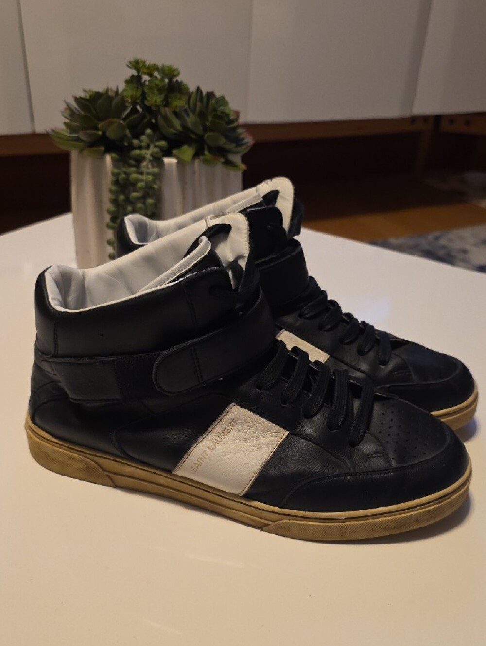 Saint Laurent Max contrasting band detail leather sneaker - Picture 3 of 9